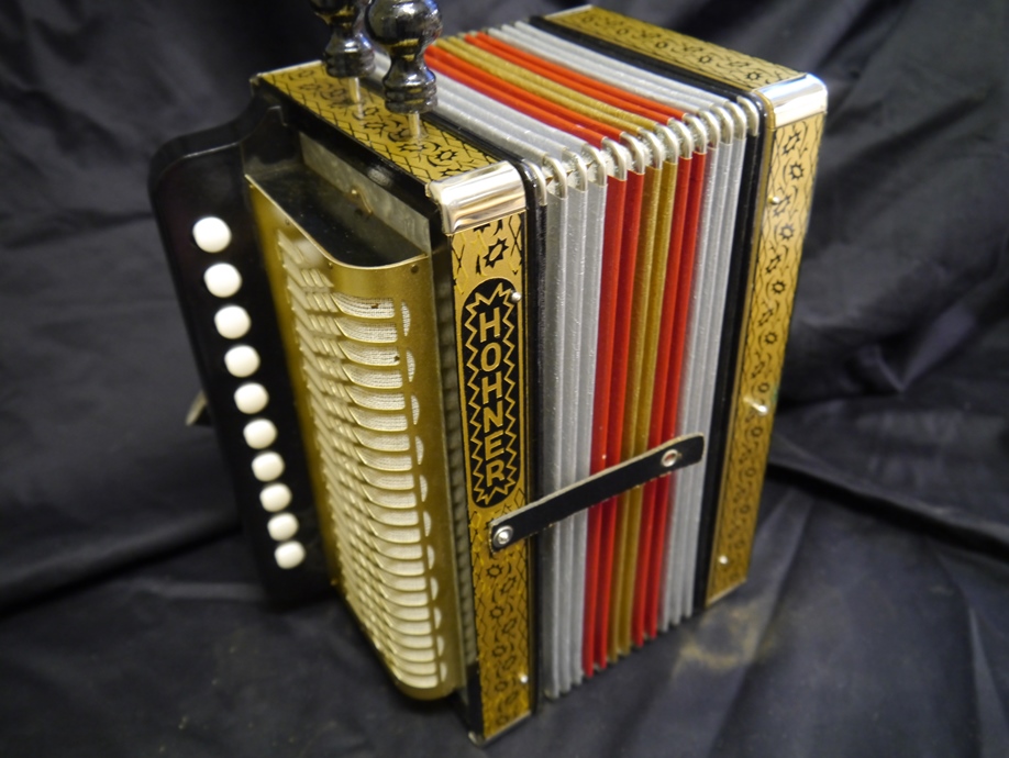 Hohner Cajun HA112