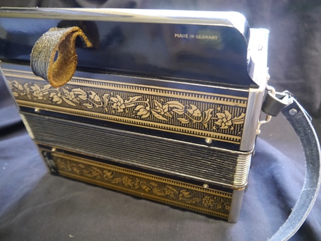 Hohner one row melodeon in D - Image 5